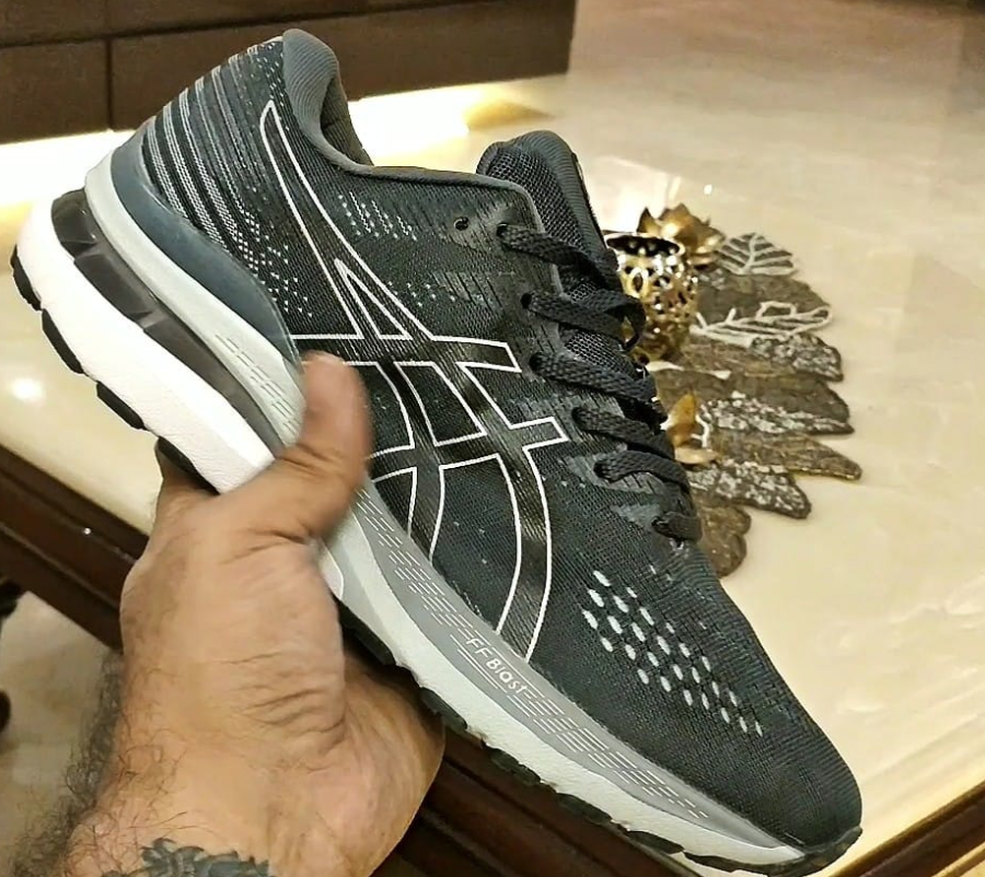 ASICS Gel-Kayano 28