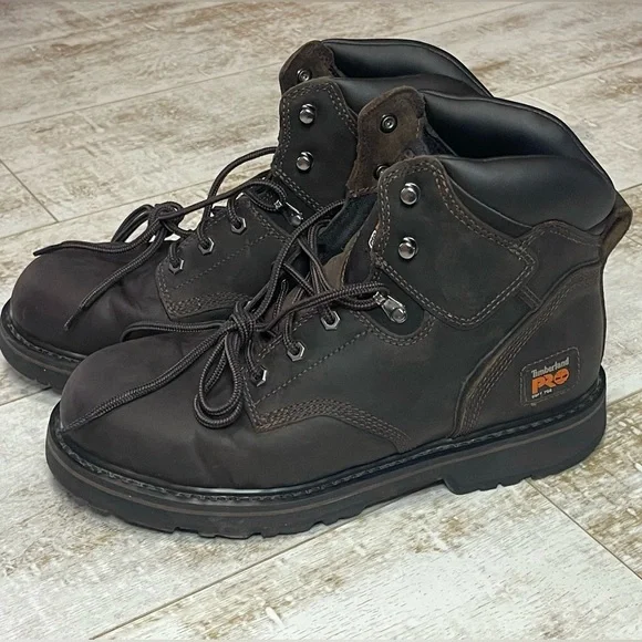 Good walking shoes for concrete On my feet 8 hours looking for support traction TheWearDuke